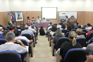 Mesa de abertura da oficina do PNSR e participantes do eventoFoto: Suest/BA