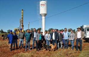 Técnicos da Funasa na execução da perfuração do poçoFoto: Suest/MS