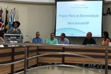 Equipe técnica durante reunião do projeto piloto para implementação de tecnologia de biorremediaçãoFoto: Direx/Cotec