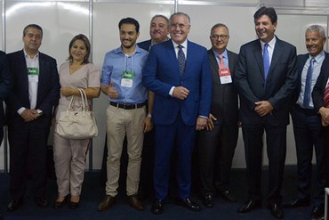 Ronaldo Nogueira (1º esq.) e ministro da Saúde, Henrique Mandetta (2º dir.) no evento. 