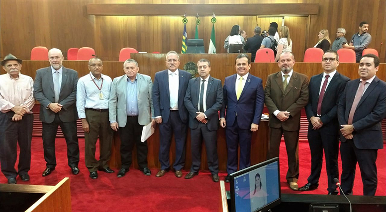  Ronaldo Nogueira (6º da esq. p/ dir.), Henrique Pires (7º da esq. p/ dir.) e demais autoridades no evento em homenagem à Funasa. Foto: Amanda Miguel/Funasa