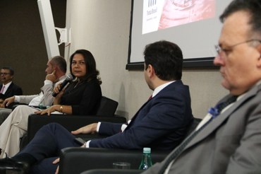 Procuradora-chefe da PFE Ana Salett fala na abertura da Conferência Internacional do Direito de Saneamento Ambiental, em BrasíliaFoto: Daniel Ribeiro