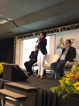 Silene Ximenes em mesa-redonda no 49º CNSAFoto: Amanda Miguel