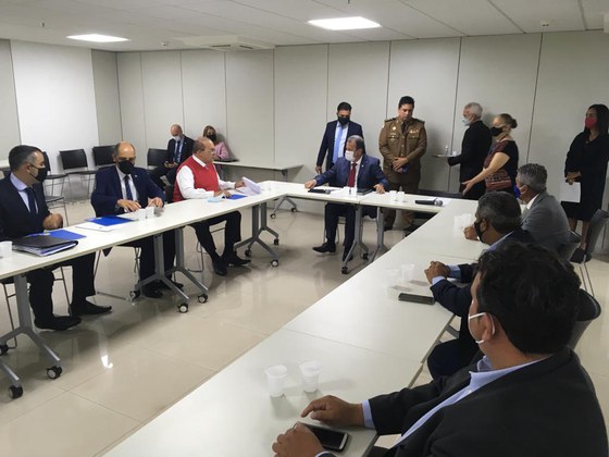 Participaram da reunião, além do presidente da Funasa e do governador do DF, gestores municipais do estado do Piauí.