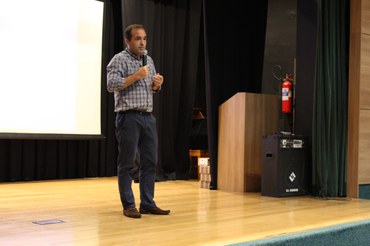 O encontro teve como objetivo nivelar os conhecimentos das legislações vigentes referentes aos convênios de fomento às ações de Educação em Saúde AmbientalFoto: Suest/PR