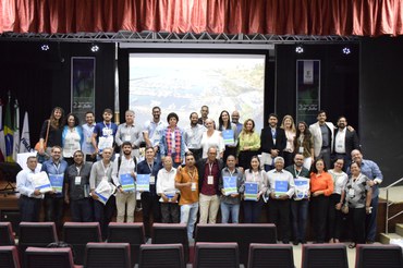 Representantes municipais e técnicos da Funasa e IFBA que receberam os PMSBFoto: Lucca Decia/Funasa