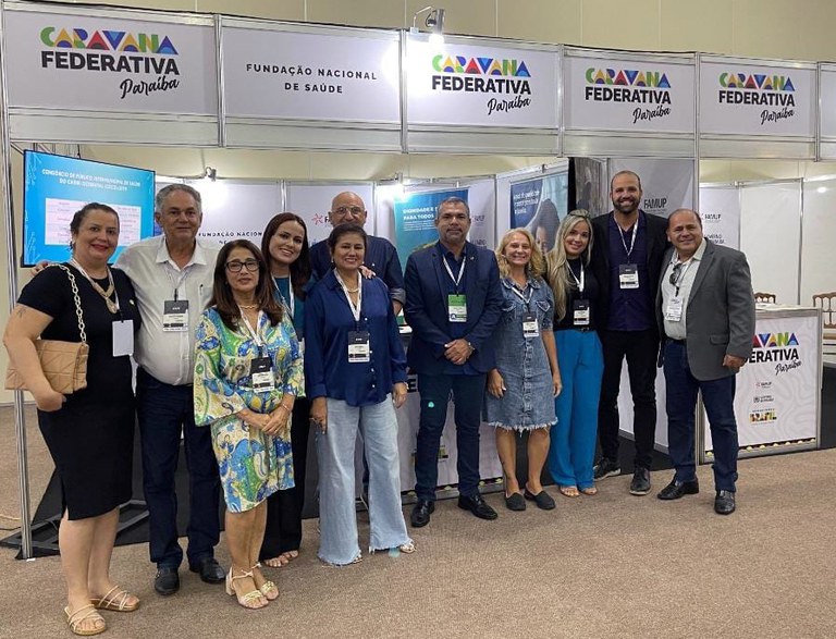 Servidores da Suest-PB e o Auditor-Chefe da Funasa (5º dir. p/ esq.)