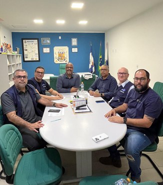 Representantes da Funasa e dos municípios reunem-se para debater o modelo de questionário. Foto: Ouvidoria/Funasa.