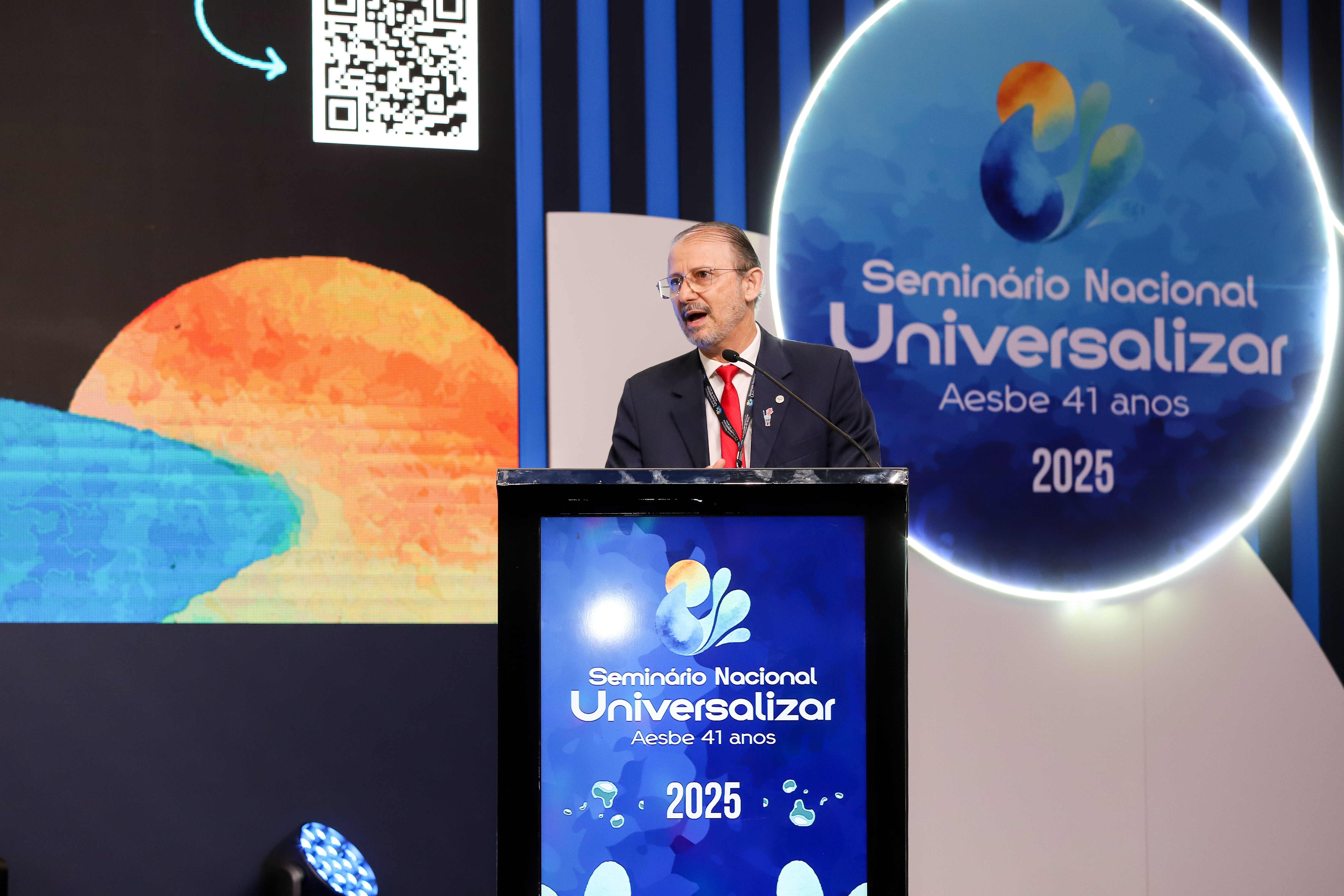 Evento que marca 41 anos da Associação reúne autoridades e especialistas em Brasília para debater desafios e prioridades do saneamento no pós-COP30