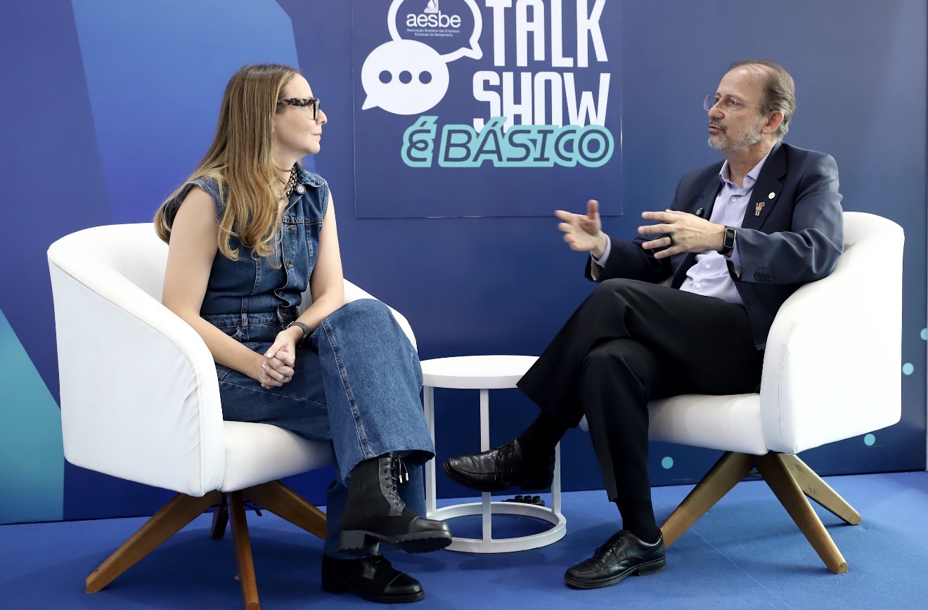 Durante Talk Show é básico em Seminário da Aesbe, presidente da Funasa destaca papel da Casa do Saneamento e reforça que o setor precisa atuar de forma articulada após a COP30
