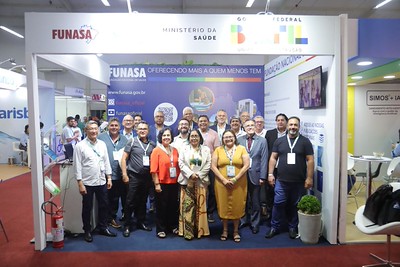 Estande da FunasaO estande da Funasa marcou presença desde o início do evento, servindo como um ponto de referência para os participantes. Servidores de todas as diretorias estiveram à disposição para apresentar as diversas ações, programas e publicações da instituição.A fundação detém um vasto e relevante acervo técnico, com destaque para o Manual do Saneamento, amplamente reconhecido como uma publicação de referência no setor. O estande ofereceu uma oportunidade única para conhecer de perto o trabalho e a expertise da Funasa na promoção da saúde pública e na saúde ambiental. Foto: Weverton Soares/Assemae