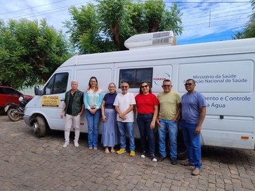 Equipe da Superintendência Estadual da Funasa no Piauí percorreu 12 municípios fazendo testes em amostras da água à população localFoto: Divulgação/Funasa