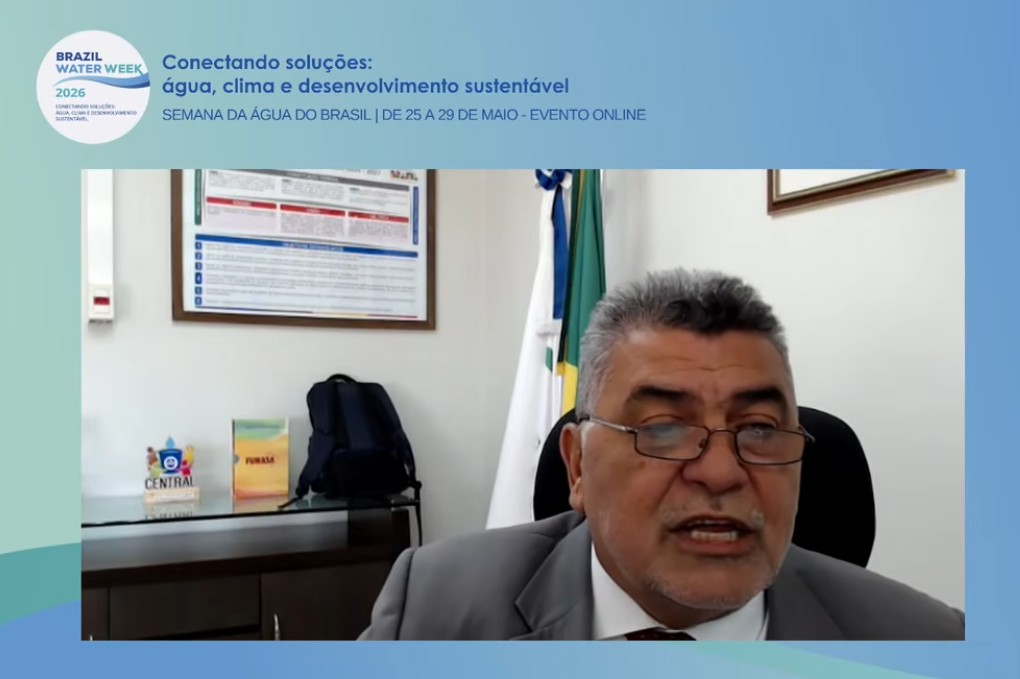 Captura de tela de videoconferência da Brazil Water Week 2026 com homem de terno falando.