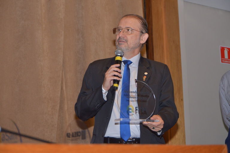 Alexandre Motta recebeu homenagem no Fisa 2026 e destacou papel da Funasa - Foto Alexandre Almeida.JPG