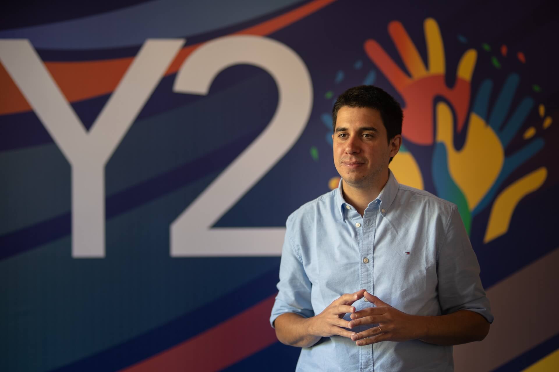 Secretario General Adjunto para Asuntos de la Juventud de las Naciones Unidas, Felipe Paullier, durante la entrevista del G20. Crédito: Audiovisual G20