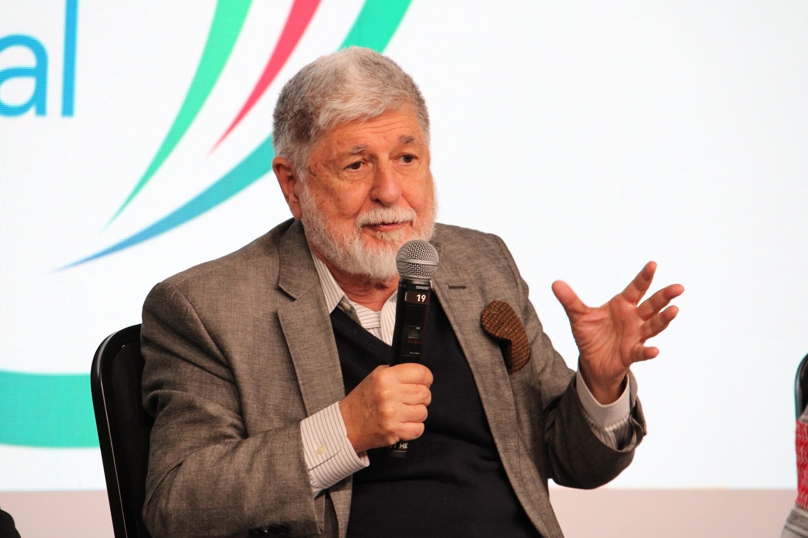 Celso Amorim, jefe de la Asesoría Especial de la Presidencia de la República de Brasil, señaló la importancia de fortalecer los bloques regionales| Foto: Agnes Sofia Guimarães
