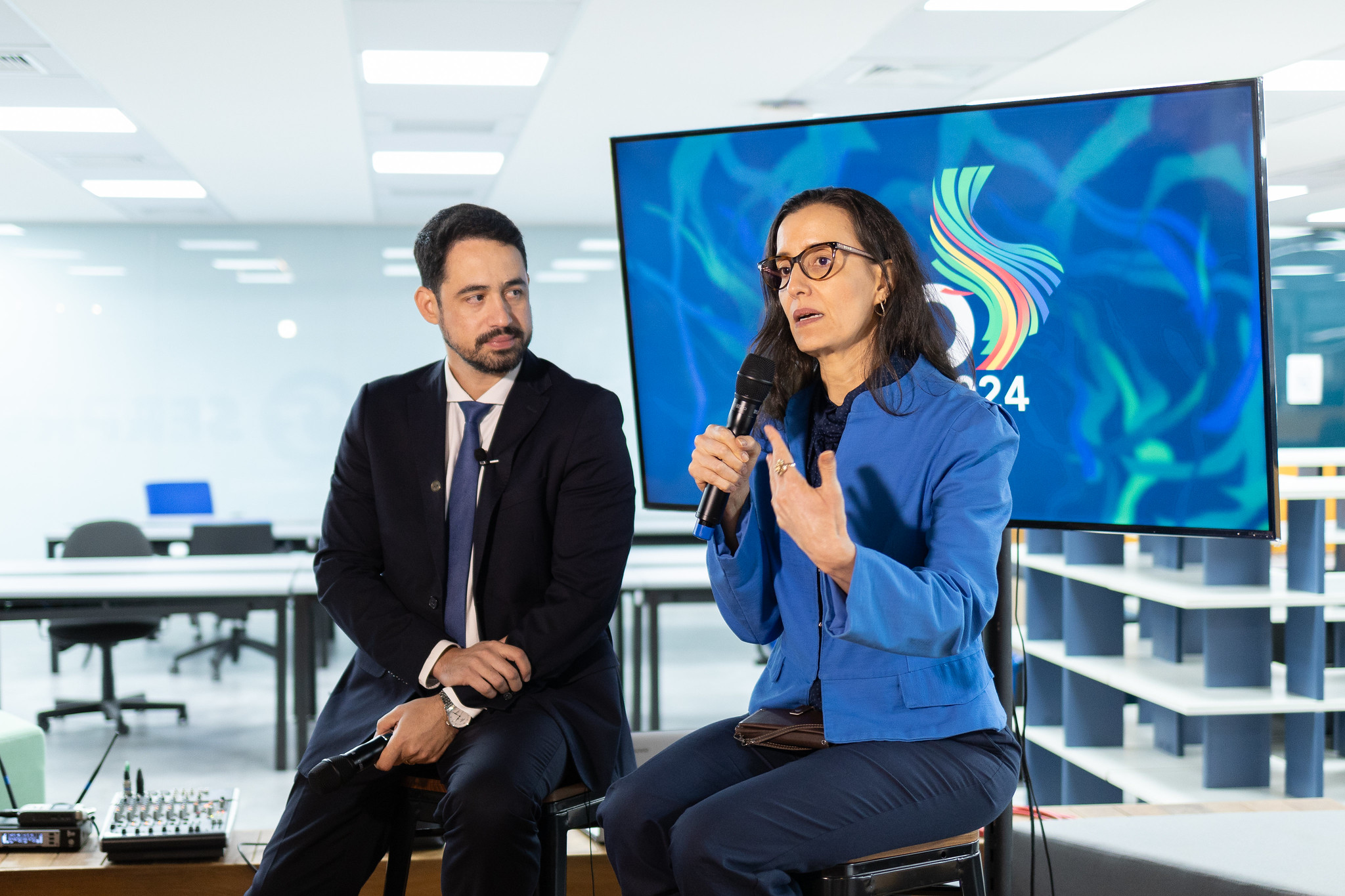 Ivan Oliveira, coordenador do GT e subsecretário de financiamento ao desenvolvimento sustentável do Ministério da Fazenda e Cyntia Azevedo, chefe-adjunta do Departamento de Assuntos Internacionais do Banco Central (BCB) | Foto: Audiovisual Secom