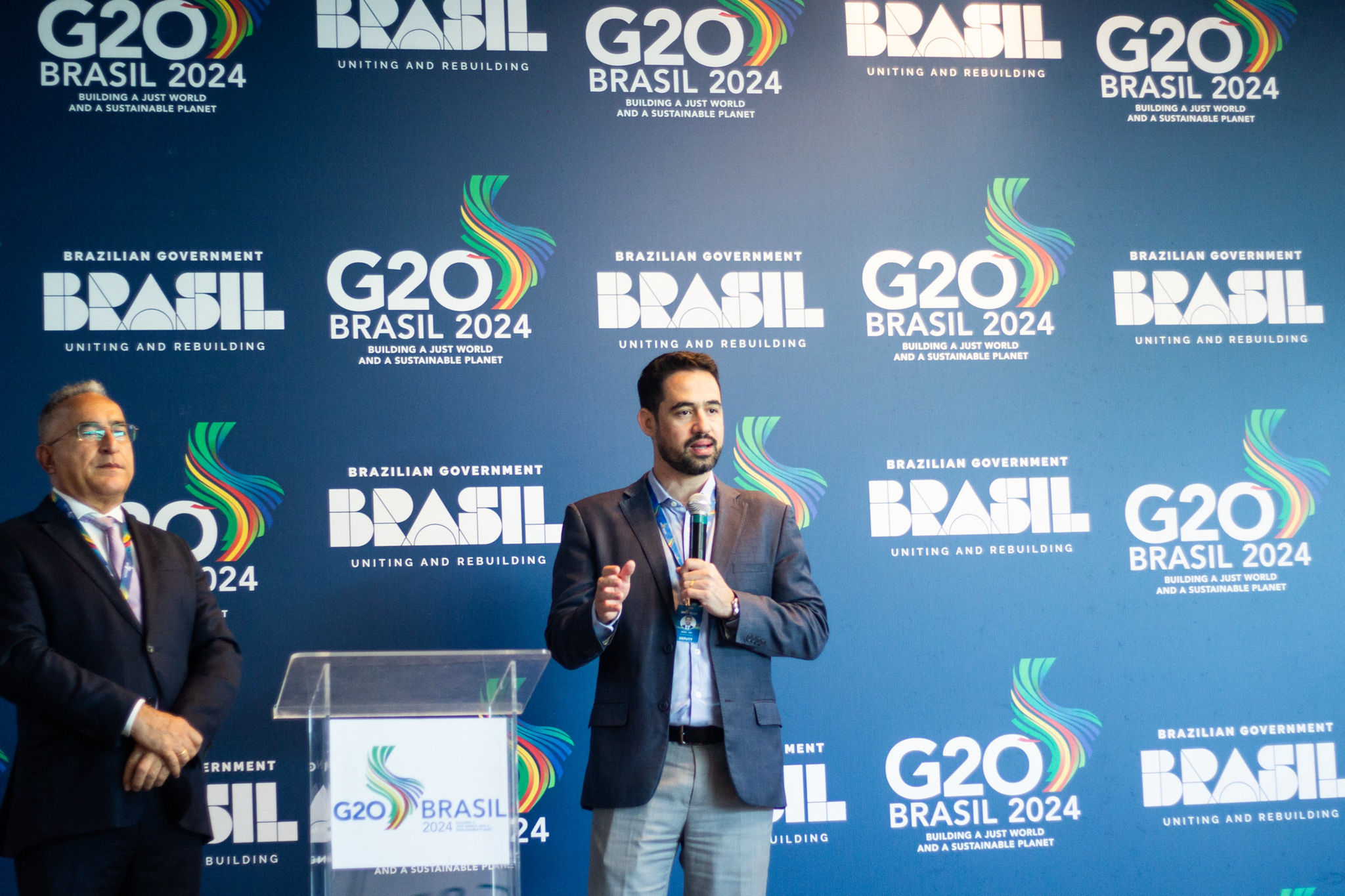 Ivan Oliveira, coordinator of the G20 Sustainable Finance WG and Undersecretary for Sustainable Development Financing at the Brazilian Ministry of Finance; and Edmilson Rodrigues, mayor of Belém/PA | Photo: Audiovisual G20 Brasil