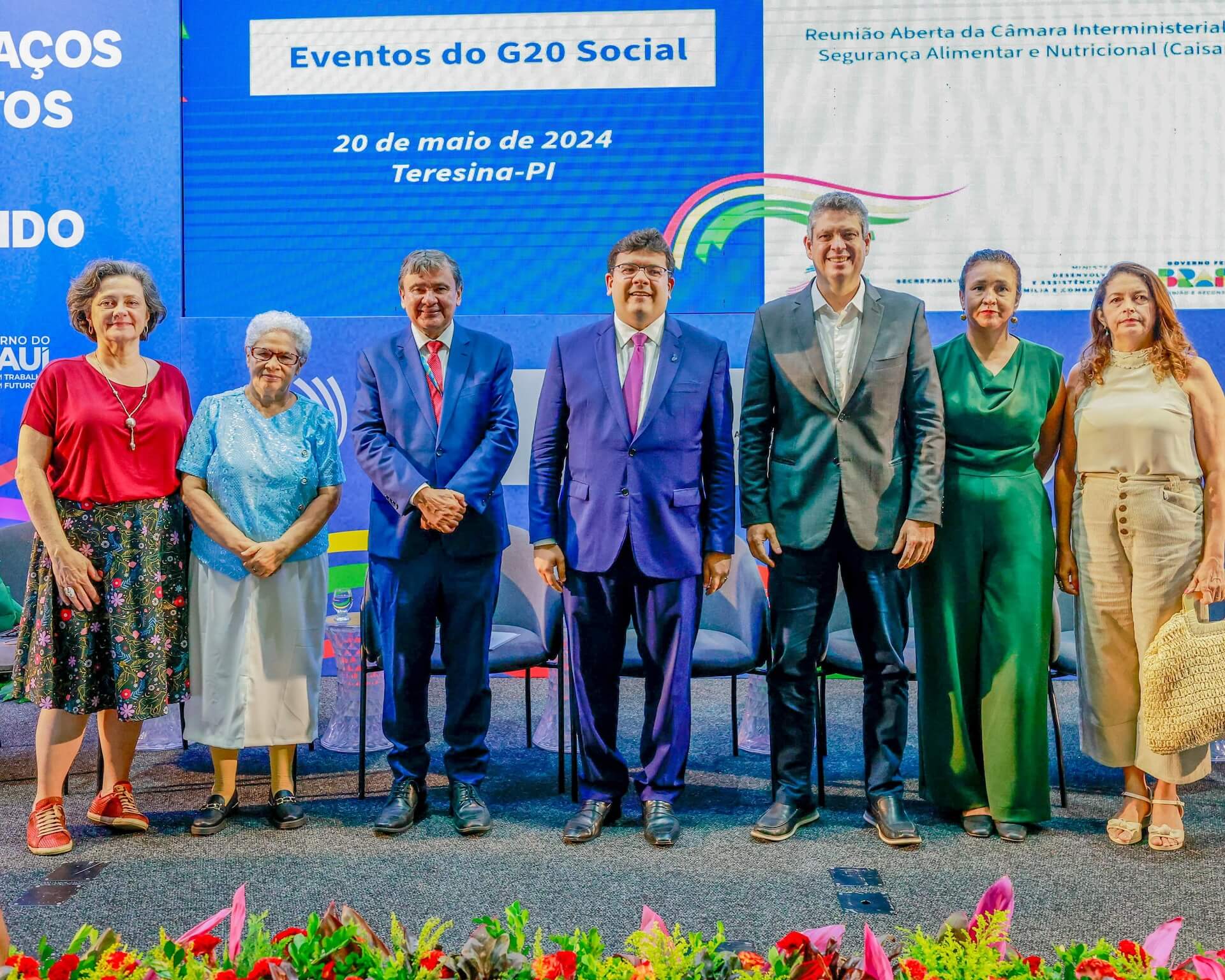 Autoridades e membros de movimentos sociais durante reunião do G20 Social. Crédito: Roberta Aline/MDS