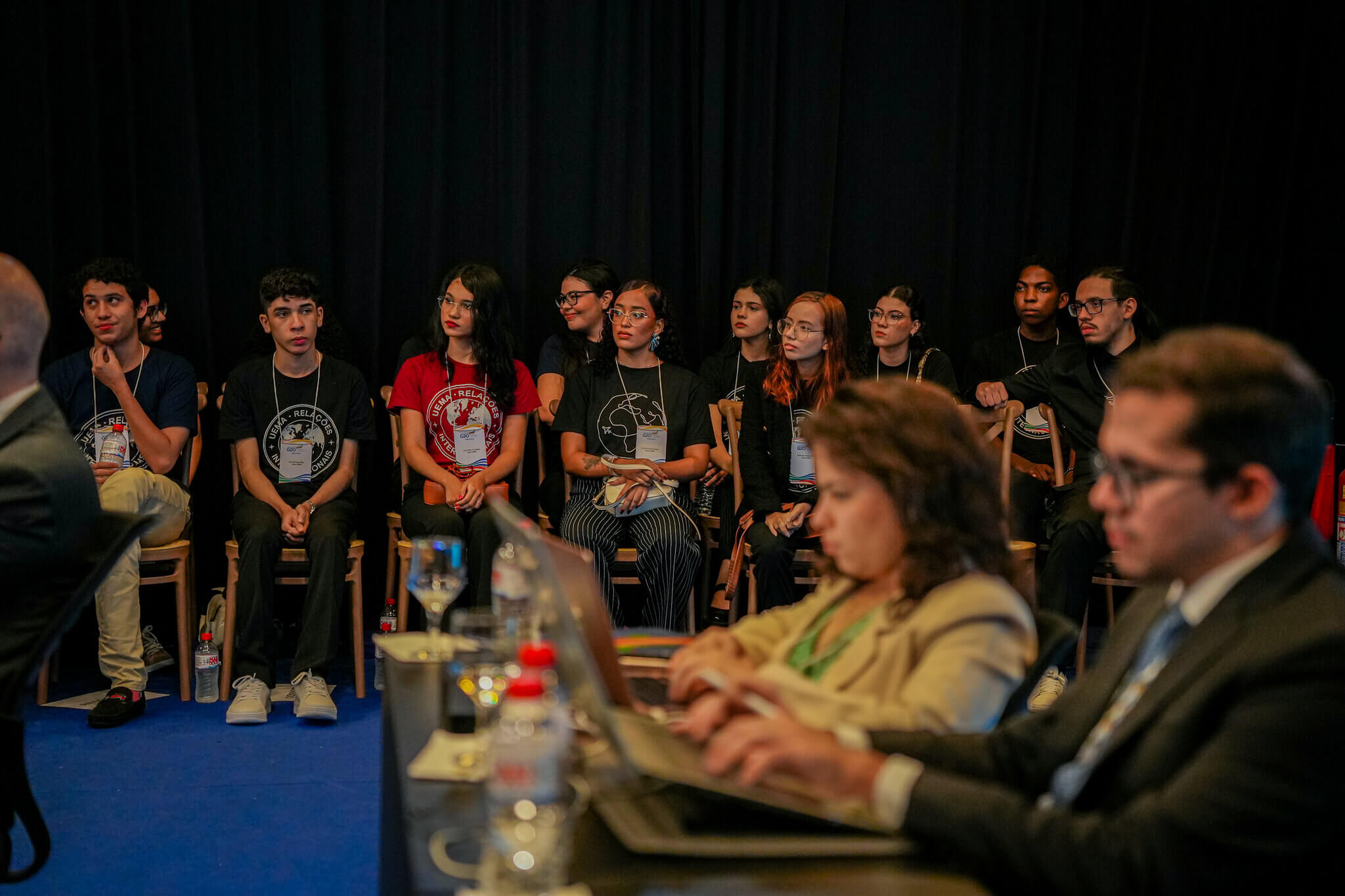 Estudiantes siguen debates que tratan de desafíos globales | Foto: Shizuo Alves/MCom