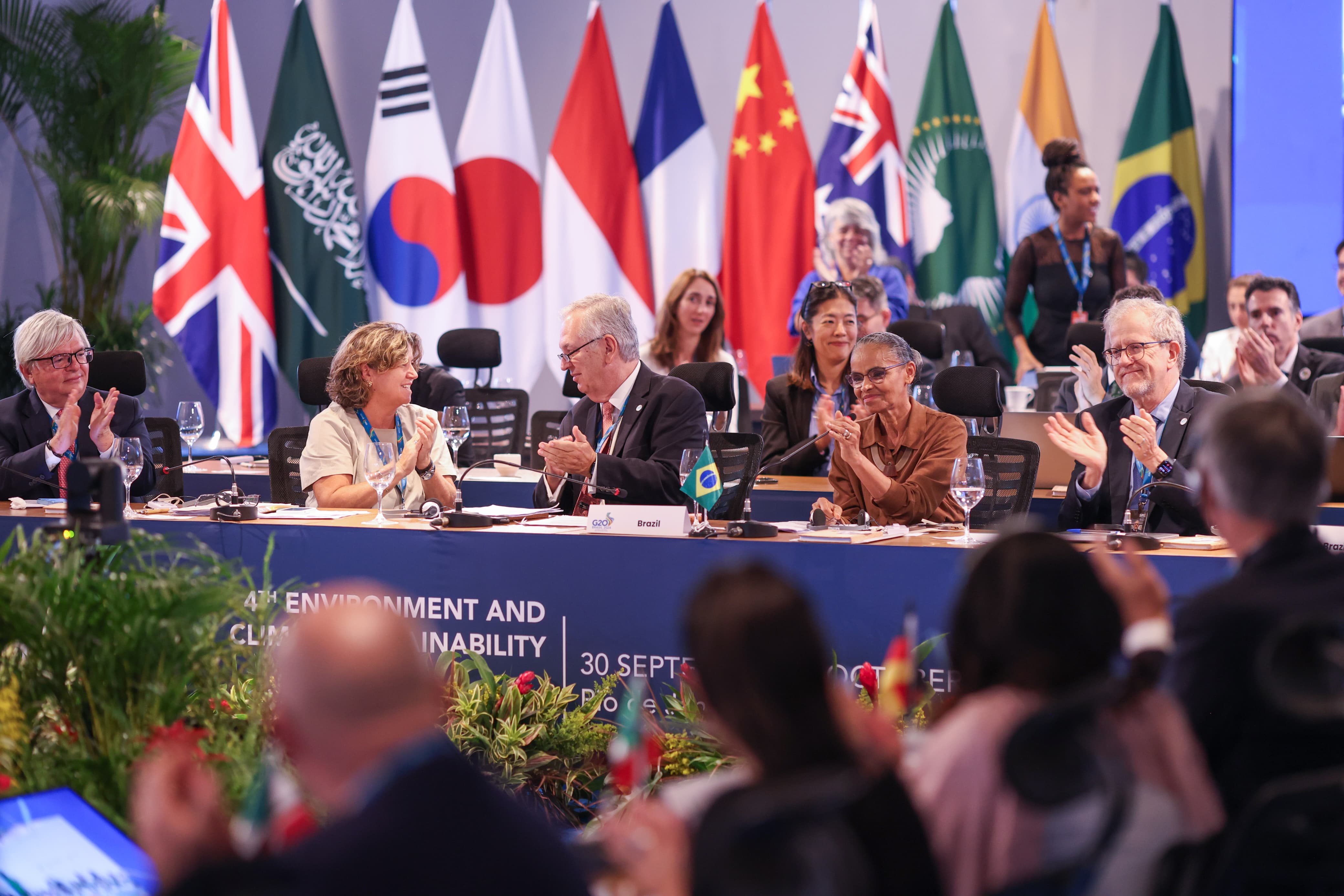 Marina Silva e Dion Georg, ministro da África do Sul, no encerramento da reunião ministerial do GT Sustentabilidade Ambiental e Climática do G20 | Foto: MMA