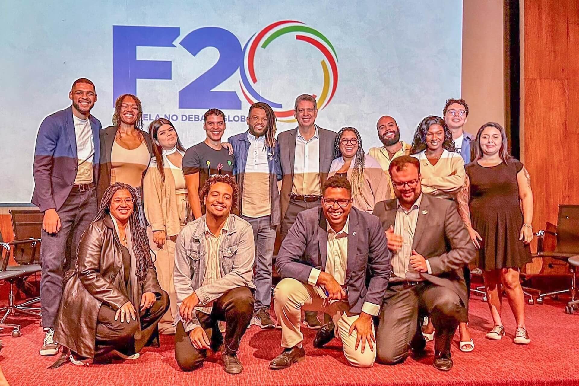 En agosto, Macedo se reunió con representantes de Favelas 20 en Río de Janeiro. Foto: ASCOM/SGPR