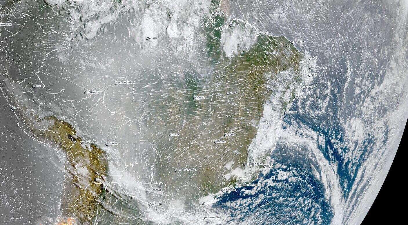 Smoke originating in the Amazonas state, Central-West region and São Paulo spread throughout Brasil, as shown in INPE's satellite image