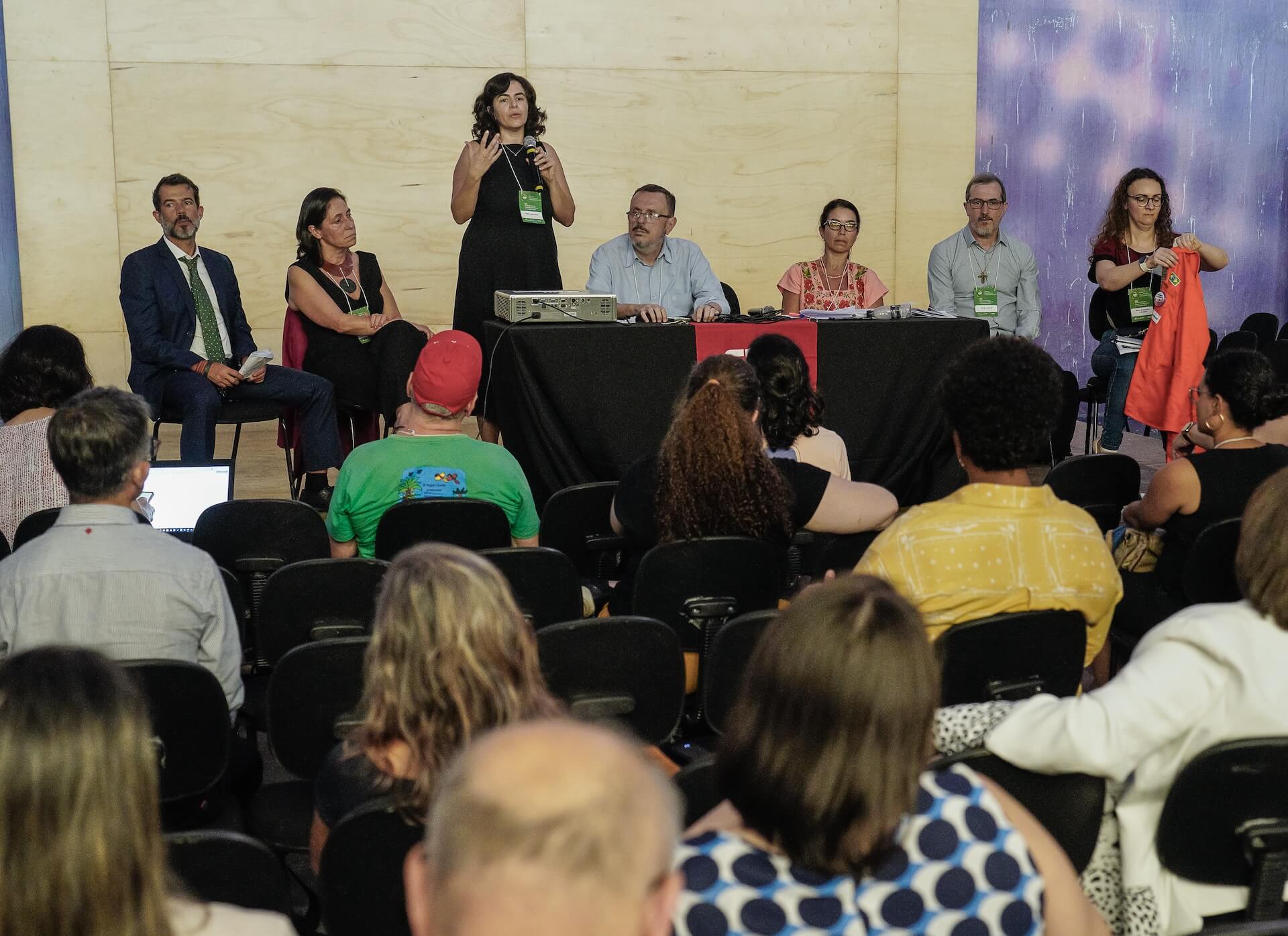 Integrantes da mesa de discussão sobre Sustentabilidade, Mudanças Climáticas e Transição Justa, durante o Encontro Preparatório da Cúpula Social do G20, na Fundição Progresso, Rio de Janeiro. Foto: Audiovisual G20