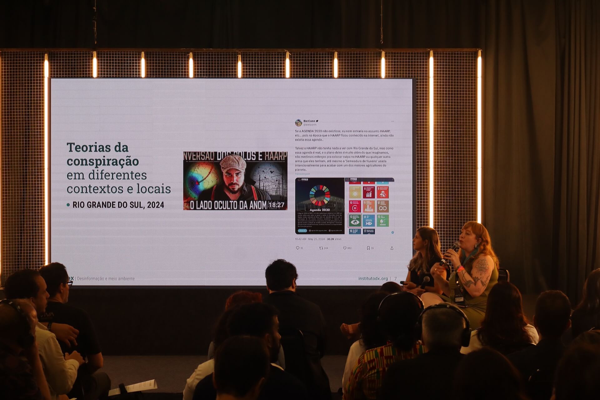 Apresentação do Instituto Democracia em Xeque durante oficina do CRIA G20. Foto: Maria Eduarda Galdino