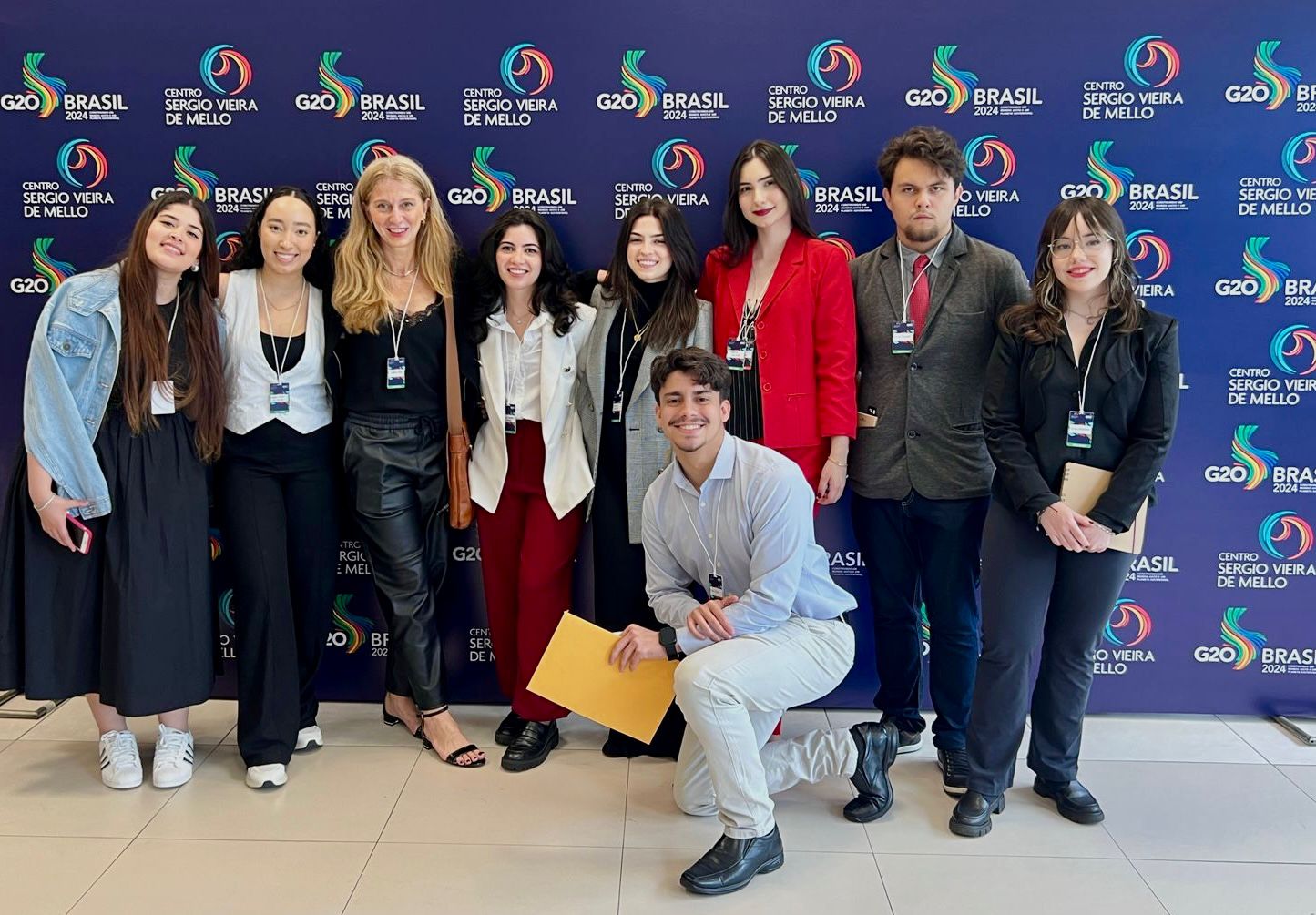 A simulação “CSVM&G20: Trilhas do Futuro” trouxe debates intensos sobre desafios globais, contando com a participação especial da diplomata Carolina Larriera. Foto: Divulgação CSVM