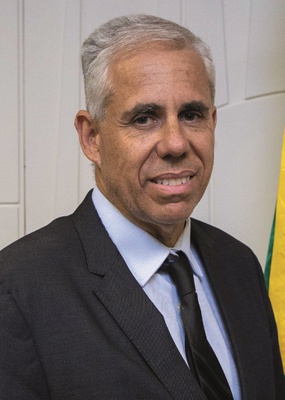 Cesar Costa A lves de Matos