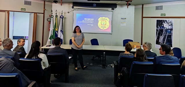 Primeira turma do treinamento em “Técnicas de Entrevista e Interrogatório”