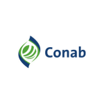 Logo composta por um símbolo à esquerda e texto à direita. O símbolo tem formato arredondado e vertical, em tons de azul e verde, com linhas curvas internas que lembram folhas ou movimento fluido. Ao lado, aparece a palavra “Conab” escrita em letras simples na cor azul, com inicial maiúscula e demais minúsculas, sobre fundo claro que destaca os elementos.
