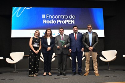 Mesa abertura com ministra MGI e governador do PI.JPG