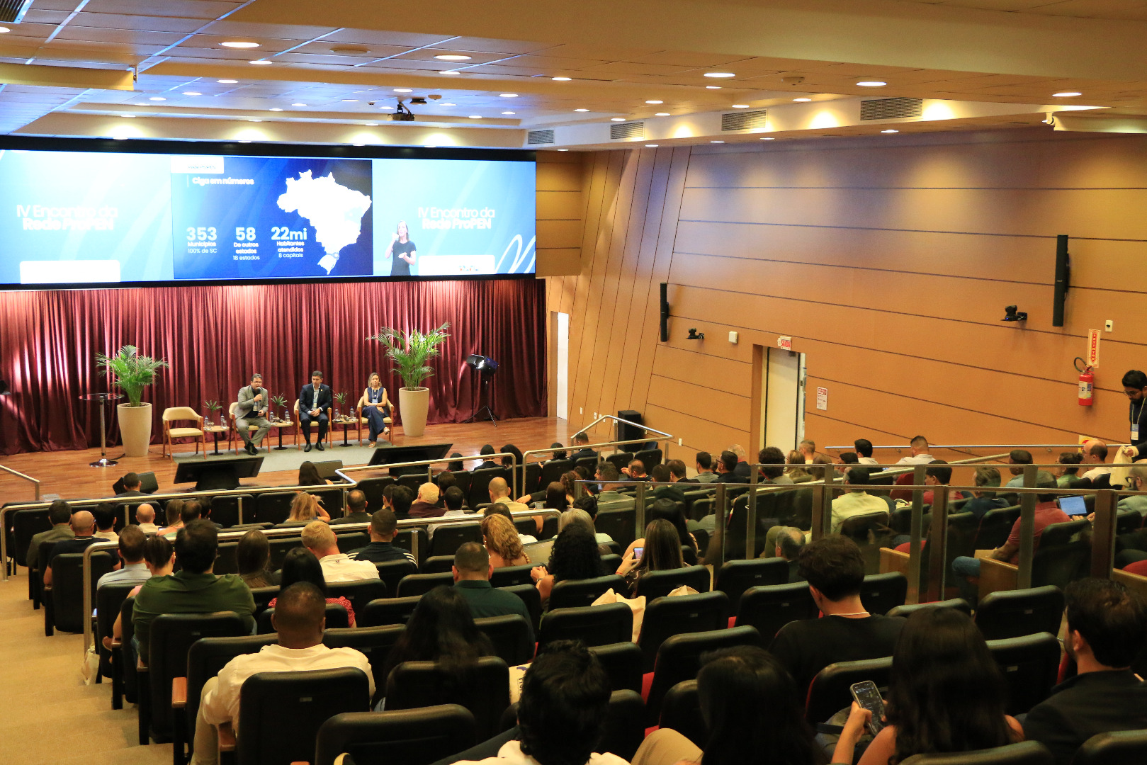Auditorio do TCESC no IV Encontro da Rede ProPEN.JPG