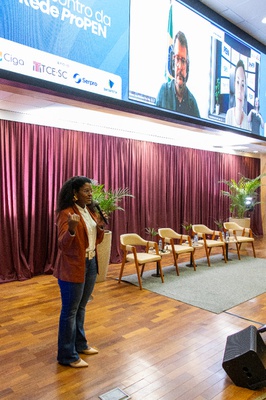 Mariana Meirelles - equipe ProPEN do MGI.JPG