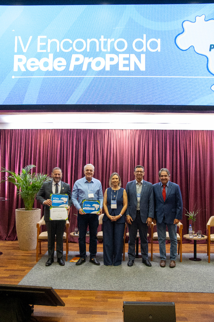 Mesa de abertura durante a celebração das novas adesões ao ProPEN.JPG