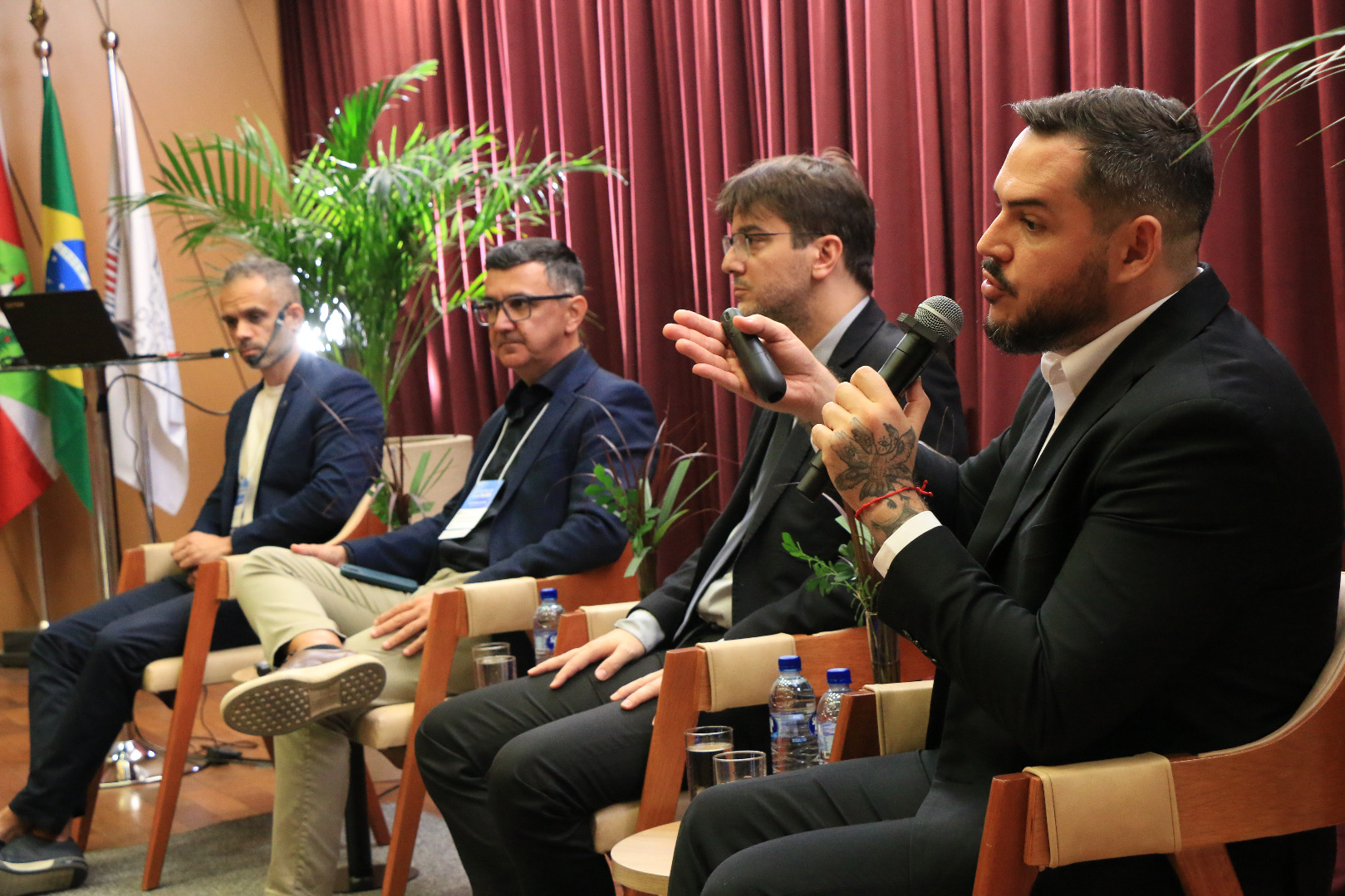 Palestrantes da mesa de lançamento do Módulo Assinatura Eletrônica.JPG