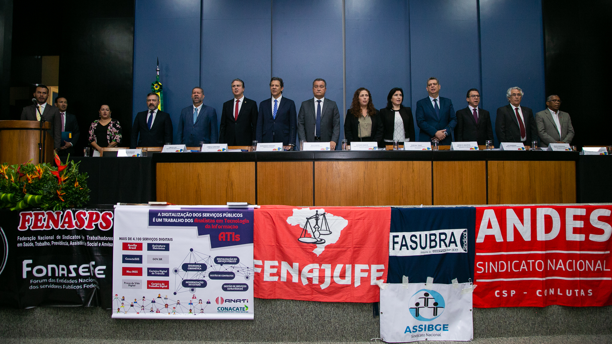 Valorização dos servidores públicos e diálogo com entidades sindicais estão entre realizações dos primeiros 100 dias