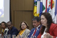 Estado tem papel central na promoção dos cuidados às trabalhadoras e trabalhadores domésticos, diz Esther Dweck