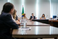 Professor Alessandro Octaviani realiza palestra para servidores do Ministério da Gestão e Inovação
