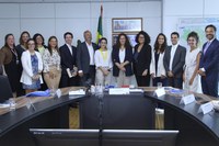 Em reunião com sociedade civil, ministra debate incentivo à liderança feminina e promoção de equidade no serviço público