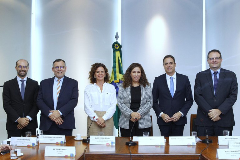 A ministra da Gestão, Esther Dweck, e a secretária Elisa Leonel (SEST/MGI) reúne presidentes de 44 estatais federais para dialogar sobre o Programa Inova, que tem como objetivo aprimorar a governança e fortalecer o papel estratégico dessas empresas para o país.