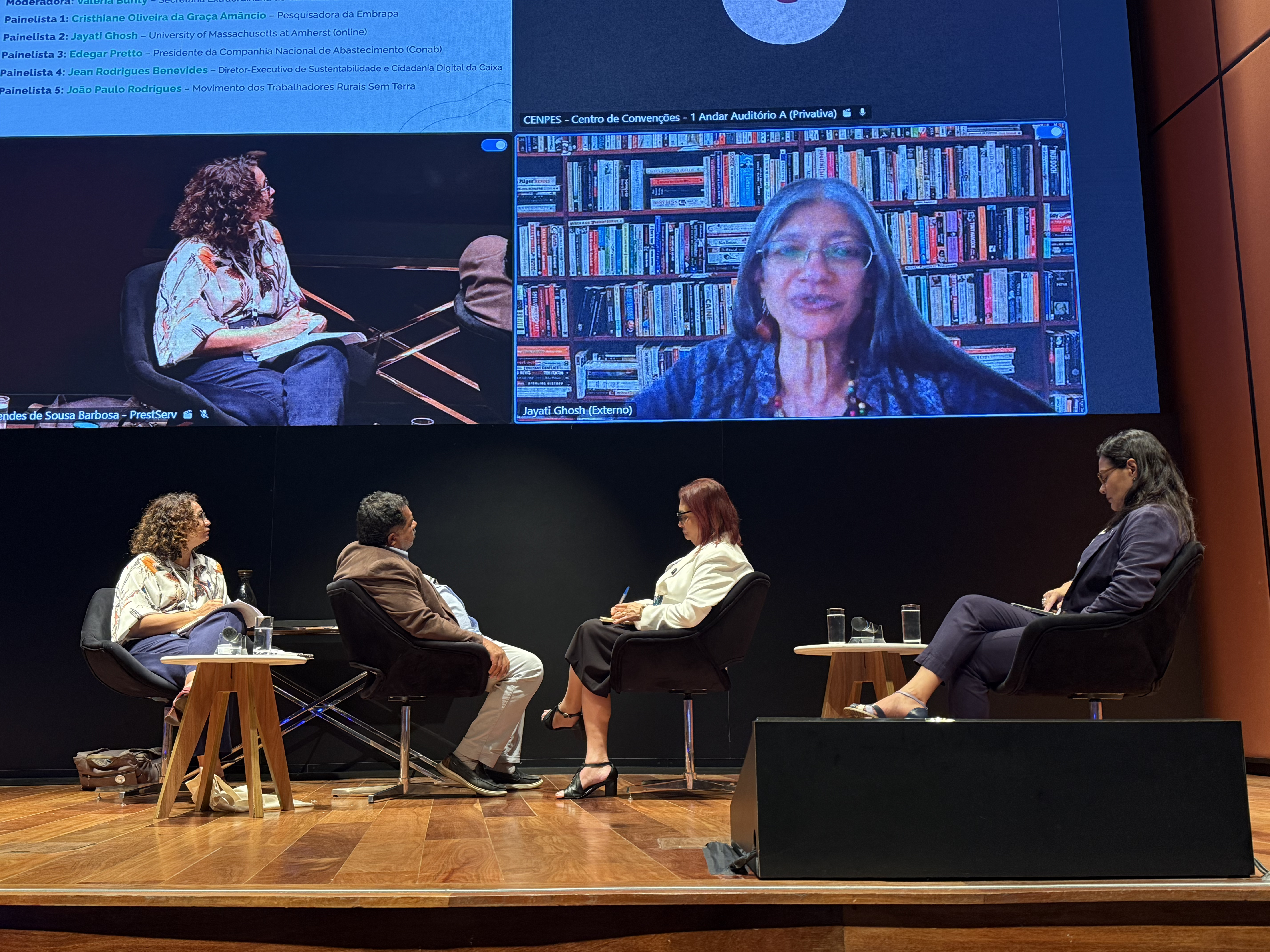 Debate contou com a participação remota da doutora Jayati Ghosh, professora da Universidade de Massachusetts em Amherst. Foto: Ana Carolina Fernandes