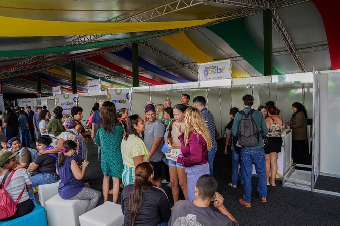 Ação de atendimento à população promovida pelo Ministério da Gestão e da Inovação em Serviços Públicos (MGI) na Feira Morada do Sol, em Goiânia. Foto: Flávio Monteiro 