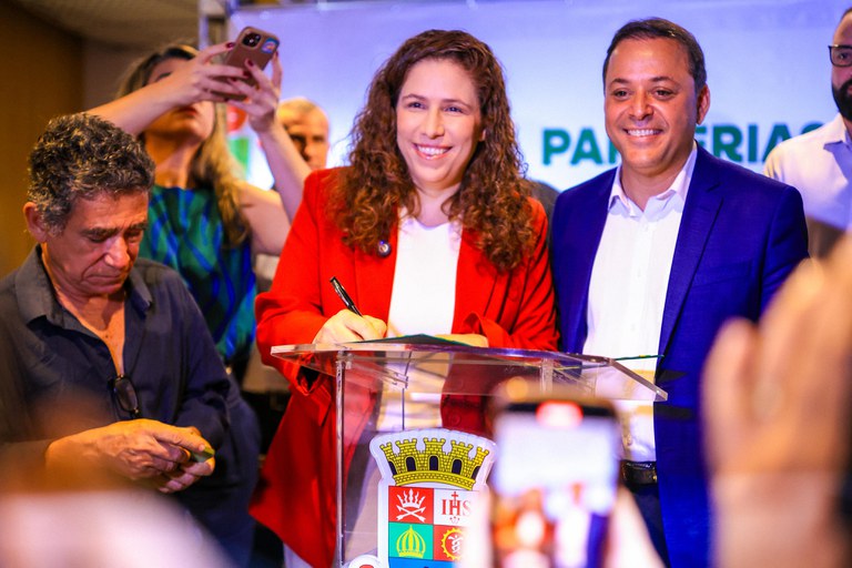 Governo Federal e Prefeitura de Niterói firmam acordo para regularização fundiária e ampliam serviços digitais à população