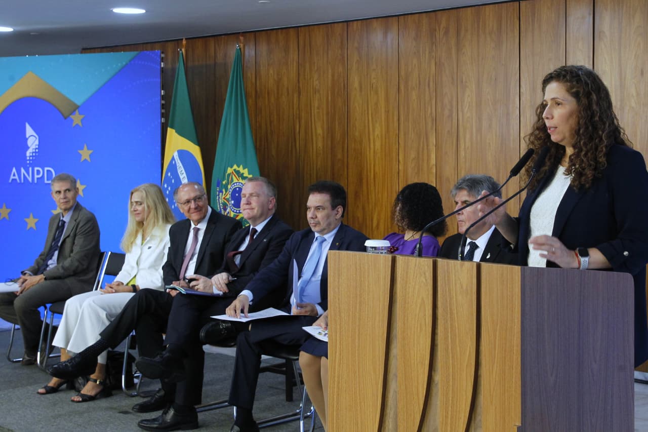 Brasil e União Europeia avançam para garantir circulação segura de dados pessoais