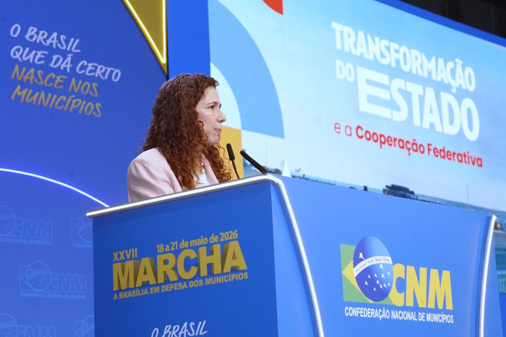 Ministra Esther Dweck valoriza cooperação federativa e papel dos municípios na gestão pública
