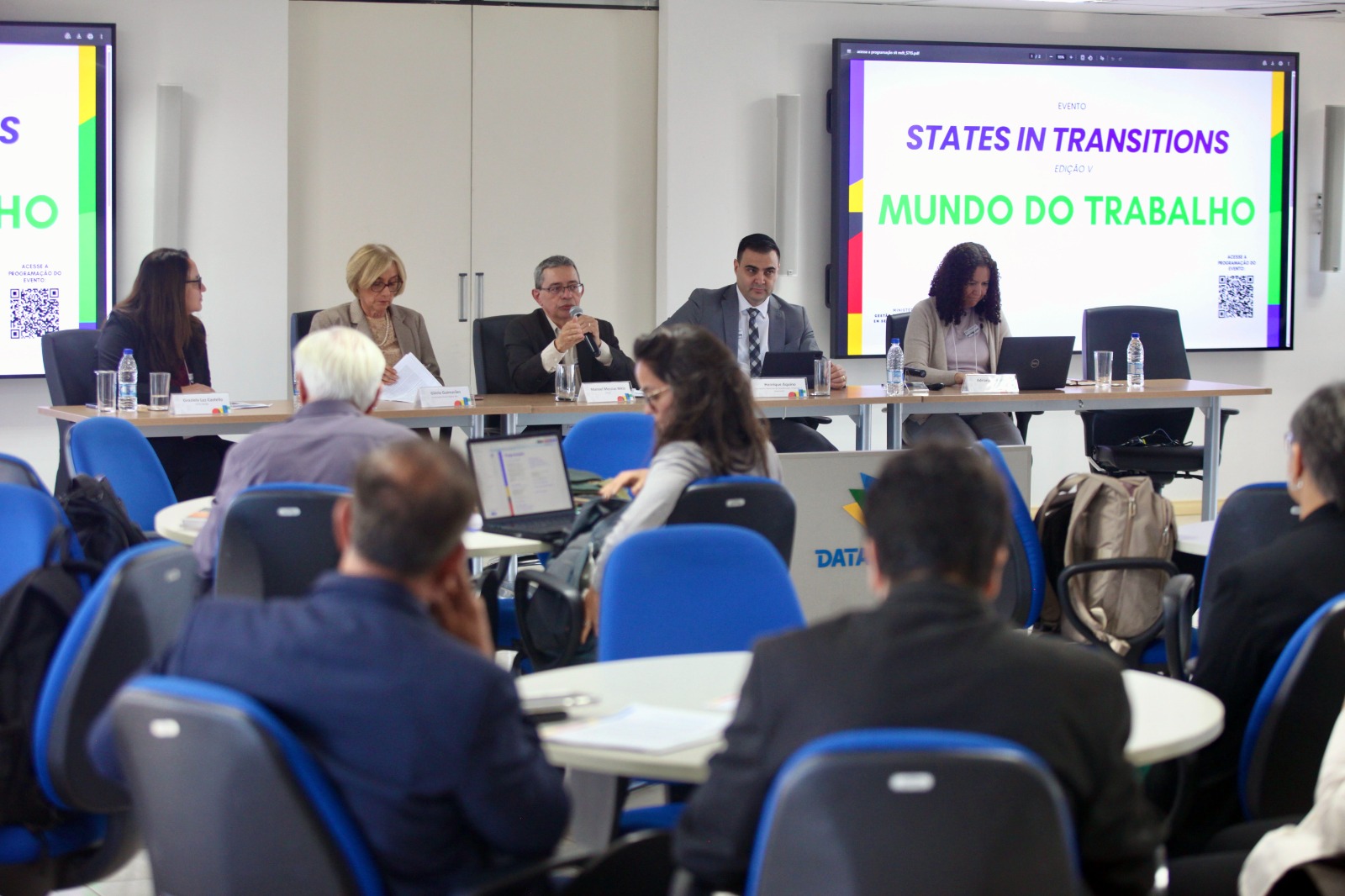 Dados, inteligência artificial e qualificação profissional são apontados como pilares para enfrentar transformações do trabalho