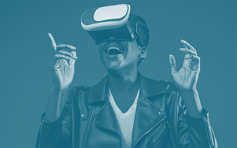 Pessoa com ´óculos de realidade virtual